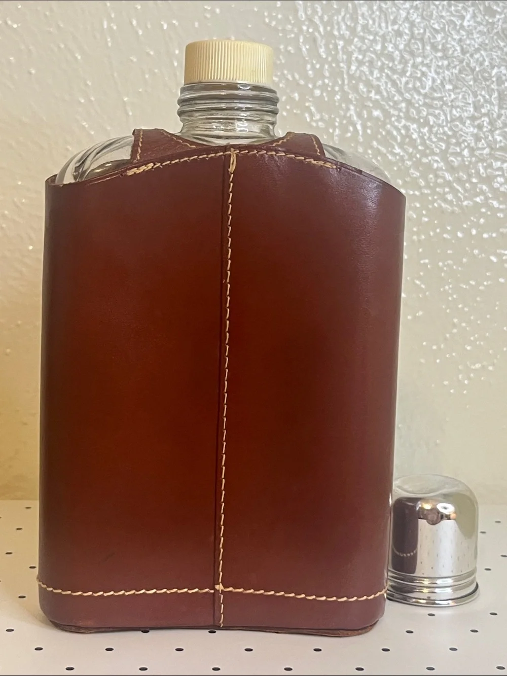 Vintage Flask & Leather Case With Shot Cap Cover and Lid.  Brown.